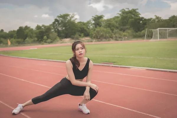 Ázsiai Karcsú Bemelegít Edzés Előtt Egy Reggel Vékony Lány Gyakorlat — Stock Fotó