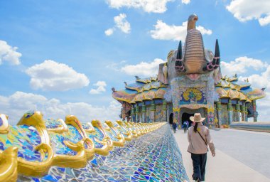 Tapınaktaki Buda heykeli. 