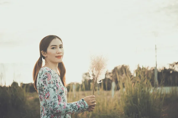 Beautiful Asian Woman Keep Grass Flower Fields Bright Sunlight She — 스톡 사진