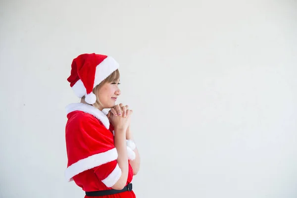 Bella Giovane Donna Asiatica Vestiti Babbo Natale Sfondo Bianco — Foto Stock