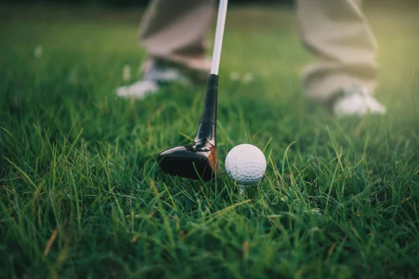 Golfschläger Und Ball Auf Gras Golfer Spielen Golf Einem Country — Stockfoto