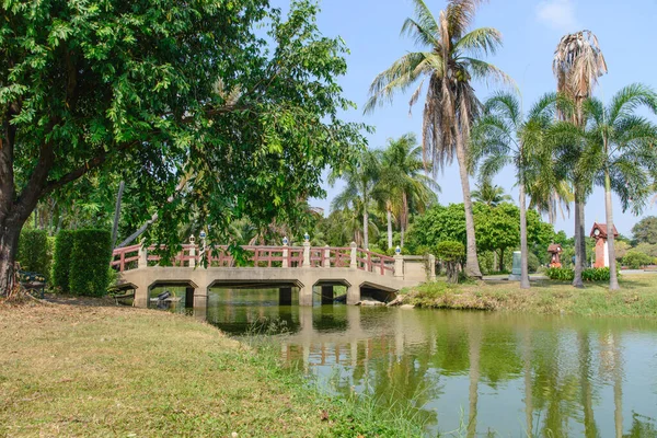 Vista Del Jardín Público Con Puente Tailandia — Foto de Stock