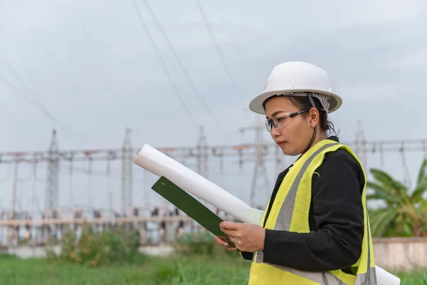 Asiatischer Ingenieur Der Kraftwerk Arbeitet Thailänder — Stockfoto