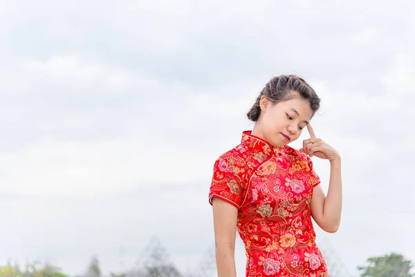 Gelukkig Chinees Nieuwjaar Aziatische Vrouw Draagt Traditionele Cheongsam Kleding Portret — Stockfoto
