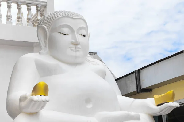 Estátua Buddha Dia Ensolarado — Fotografia de Stock