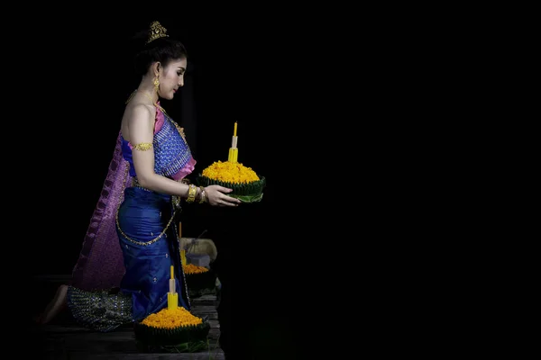 Portrait Beautiful Asian Woman Thai Dress Traditional Praying Hold Kratong — Stock Photo, Image