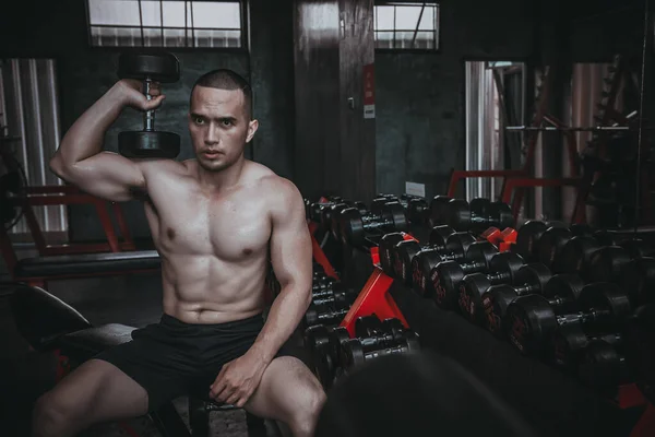 Портрет Азиатского Человека Большой Мышцы Тренажерном Зале Таиланд Люди Тренировки — стоковое фото