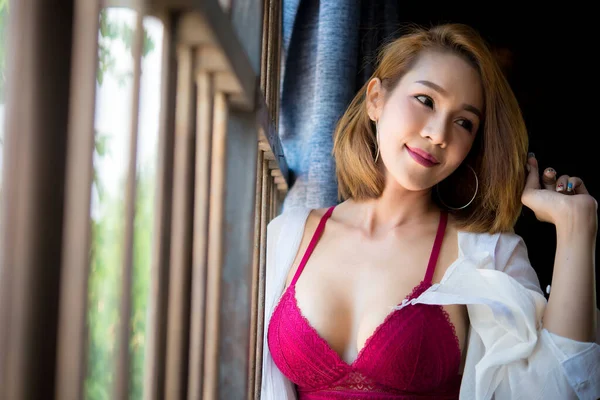 Portret Van Mooie Aziatische Sexy Vrouw Slaapkamer Thailand — Stockfoto