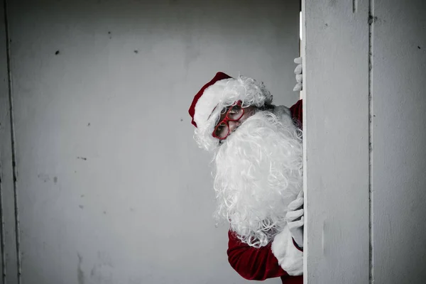 Retrato Santa Claus Después Pared Sucia Concepto Feliz Navidad —  Fotos de Stock