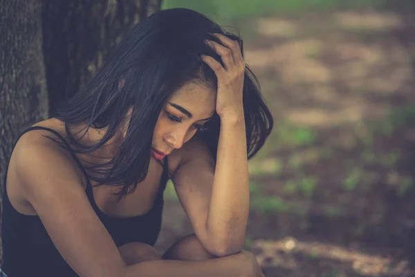 Mulher Tailandesa Bonita Muito Triste Amor Não Correspondido Repensar Pensar — Fotografia de Stock