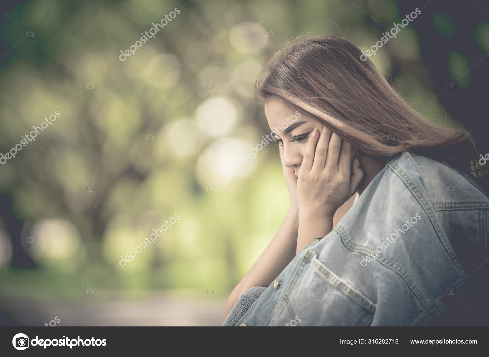 Beautiful Thai Woman Very Sad Unrequited Love Rethink Think ...