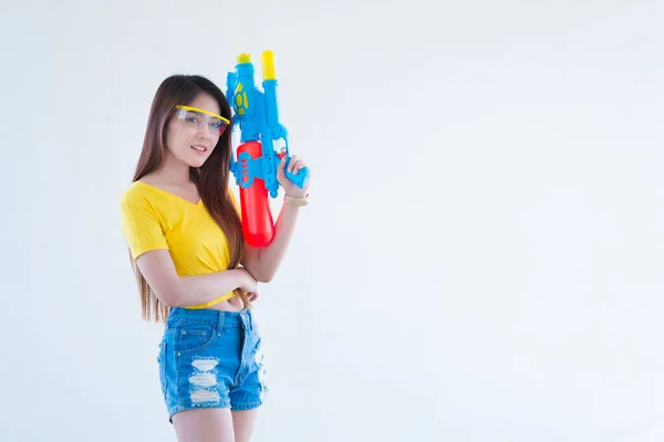 Asiatische Frau Mit Wasser Der Hand Auf Weißem Hintergrund Festival — Stockfoto