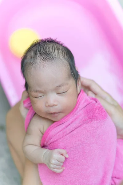 Closeup Asian Baby Take Shower Daylight — Stockfoto