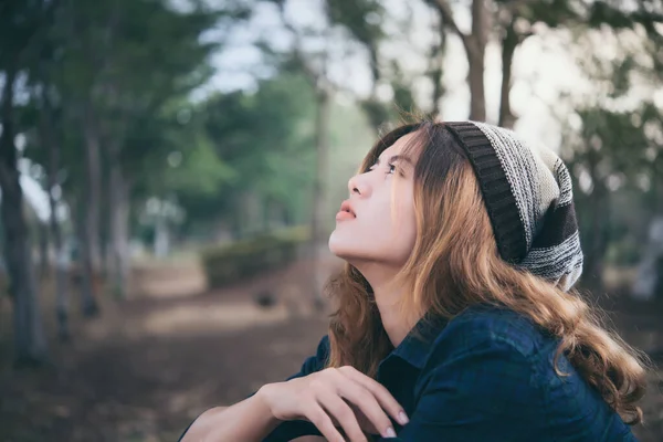 Close Traurig Schöne Asiatische Frau Aus Unbenutzter Liebe Sie Denken — Stockfoto