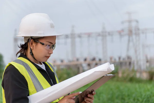 Asiatischer Ingenieur Der Kraftwerk Arbeitet Thailänder — Stockfoto