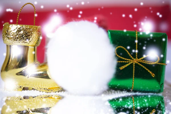 Ajándékdoboz Cipő Karácsonyi Elvont Háttér Hűvös Hang Reflexió — Stock Fotó