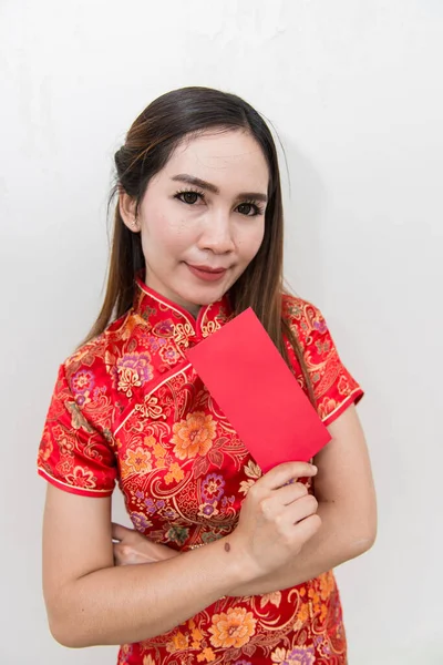 Happy Chinese New Year Portrait Asian Woman Has Red Envelope — 图库照片