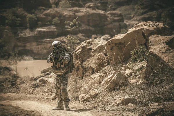 Különleges Alakulatok Katonái Harcoltak Sivatagban Thaiföldi Emberek Katonai Katona Járőrözött — Stock Fotó