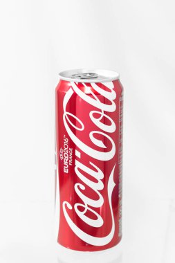 Alüminyum kutuda içecek 