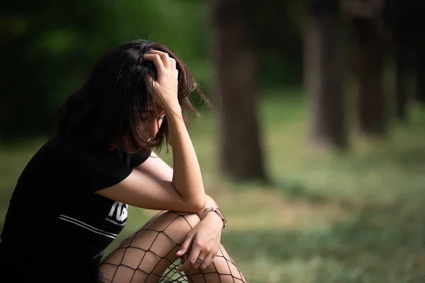 Asiático Menina Bonita Sentir Sozinho Floresta Sad Conceito Mulher Tailândia — Fotografia de Stock