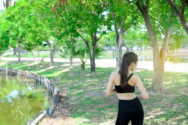 Mulher Asiática Sutiã Esporte Preto Aquecer Corpo Prepare Para Exercício — Fotografia de Stock