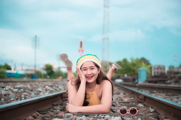 Hipster Asiático Menina Gorda Pose Para Tirar Uma Foto Retrato — Fotografia de Stock
