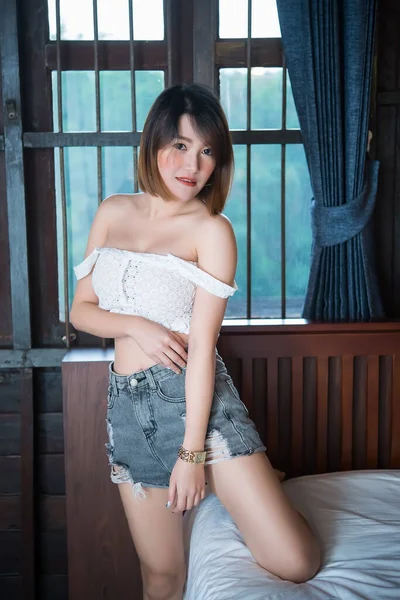Портрет Красивой Азиатской Сексуальной Женщины Спальне Таиланд — стоковое фото