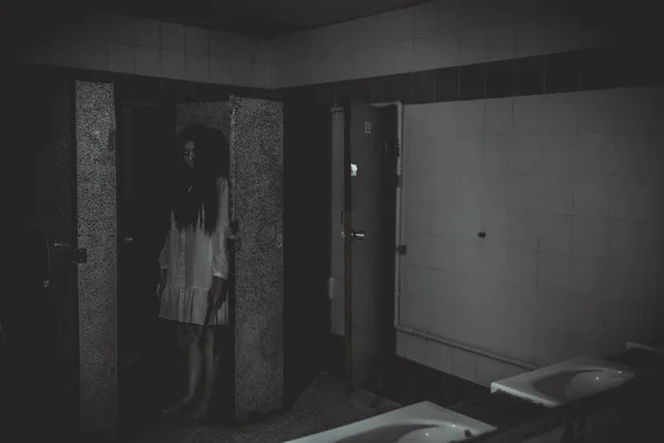Ritratto Donna Asiatica Compongono Volto Del Fantasma Scena Dell Orrore — Foto Stock