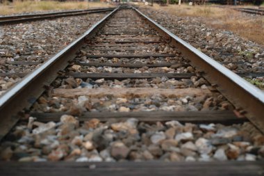 Bulanık arkaplanda rayları kapat, boşluğu kopyala