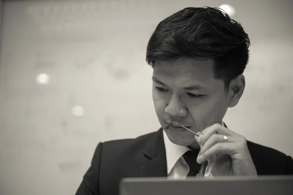Закрыть Стресс Азиатский Бизнесмен Провал Работы Таиланд Людей Успех Бизнеса — стоковое фото