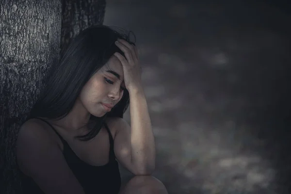 Mulher Tailandesa Bonita Muito Triste Amor Não Correspondido Repensar Pensar — Fotografia de Stock