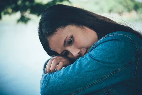 Mulher Tailandesa Bonita Muito Triste Amor Não Correspondido Repensar Pensar — Fotografia de Stock