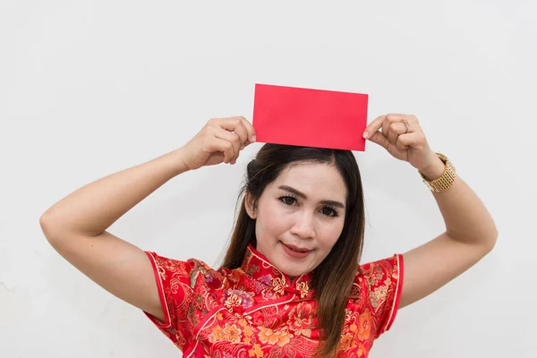 Gott Nytt Kinesiskt Porträtt Asiatisk Kvinna Har Rött Kuvert Vit — Stockfoto