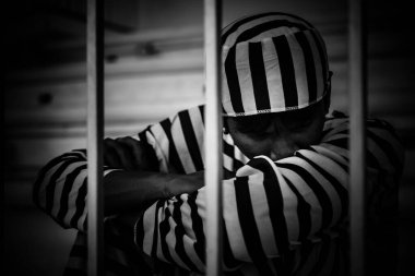 Demir hapishaneyi, esir konseptini, Tayland halkını yakalamak isteyen adamların elleri, özgür olmayı umuyoruz..