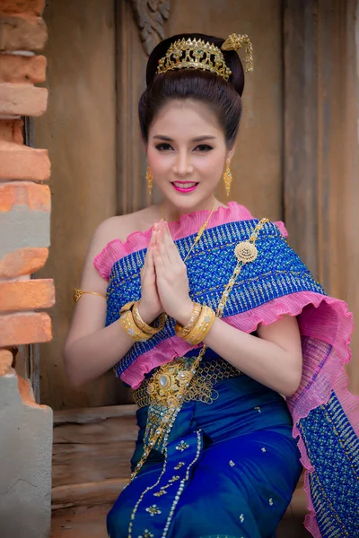 Retrato Mujer Asiática Usar Estilo Vestido Tailandés Antiguo Tailandia Gente —  Fotos de Stock