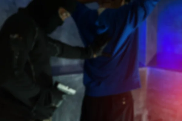 Blurry Police Pegar Criminosos Com Luz Sirene Sala Escura — Fotografia de Stock