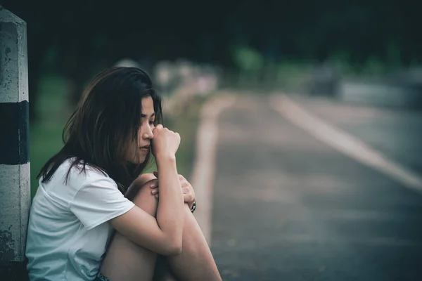 Mulher Tailandesa Bonita Muito Triste Amor Não Correspondido Repensar Pensar — Fotografia de Stock