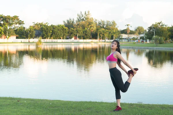 Mulher Magra Asiática Aquecer Antes Exercício Uma Manhã Exercício Slim — Fotografia de Stock