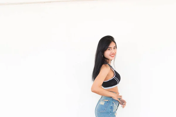 Primer Plano Sexy Mujer Asiática Usando Sujetador Deportivo Sobre Fondo — Foto de Stock