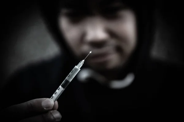 Homme Asiatique Porter Capuche Noire Toxicomane Désespérée Surdose Drogue Inconscient — Photo