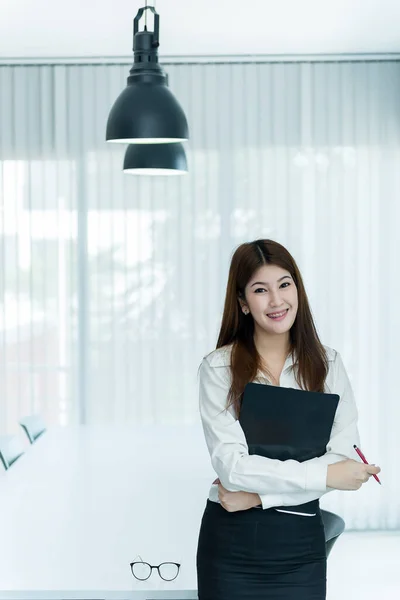 Asian Business Woman Document Pen Office Working Workplace Thailand People — стоковое фото