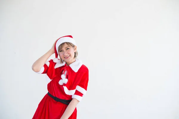 Bella Giovane Donna Asiatica Vestiti Babbo Natale Sfondo Bianco — Foto Stock