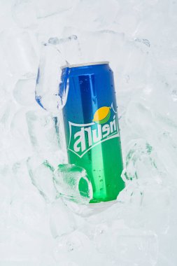 Alüminyum kutuda içecek 