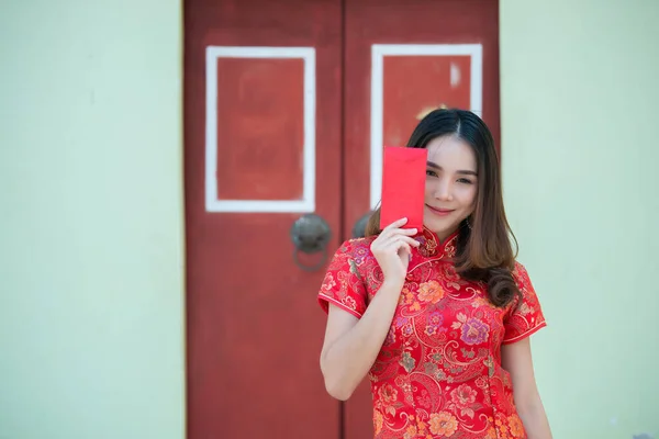 Ritratto Bella Donna Asiatica Abito Cheongsam Thailandia Happy Chinese New — Foto Stock