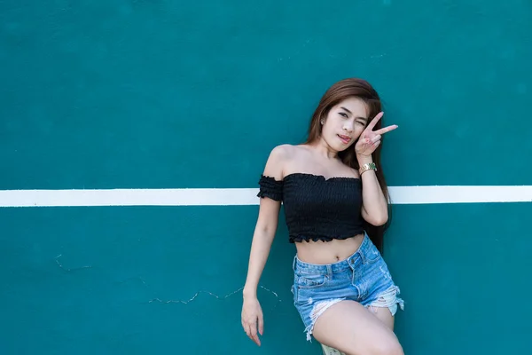 Asian Hipsters Girl Posing Take Photo Lifestyle Modern Woman Thai — Stock Photo, Image