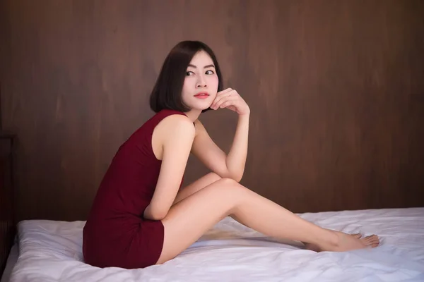 Porträt Der Schönen Asiatischen Sexy Frau Schlafzimmer Thailand — Stockfoto