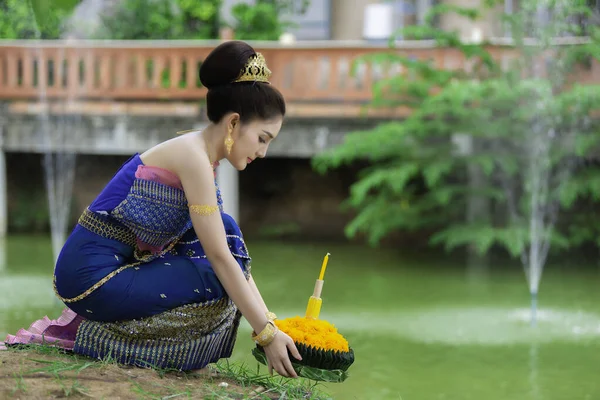 Portrait Beautiful Asian Woman Thai Dress Traditional Praying Hold Kratong — Stock Photo, Image