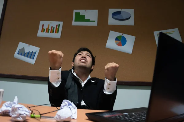 Asiatico Uomo Affari Sotto Stress Durante Eccessivo Lavoro — Foto Stock