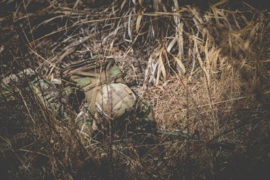Özel kuvvetlerin askerleri çölde, Tayland 'da, orduda savaşıyor.