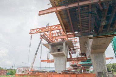 Paralel köprü altındayız, kırsal, uzun köprü, paralı yol, dışarıdaki yol.